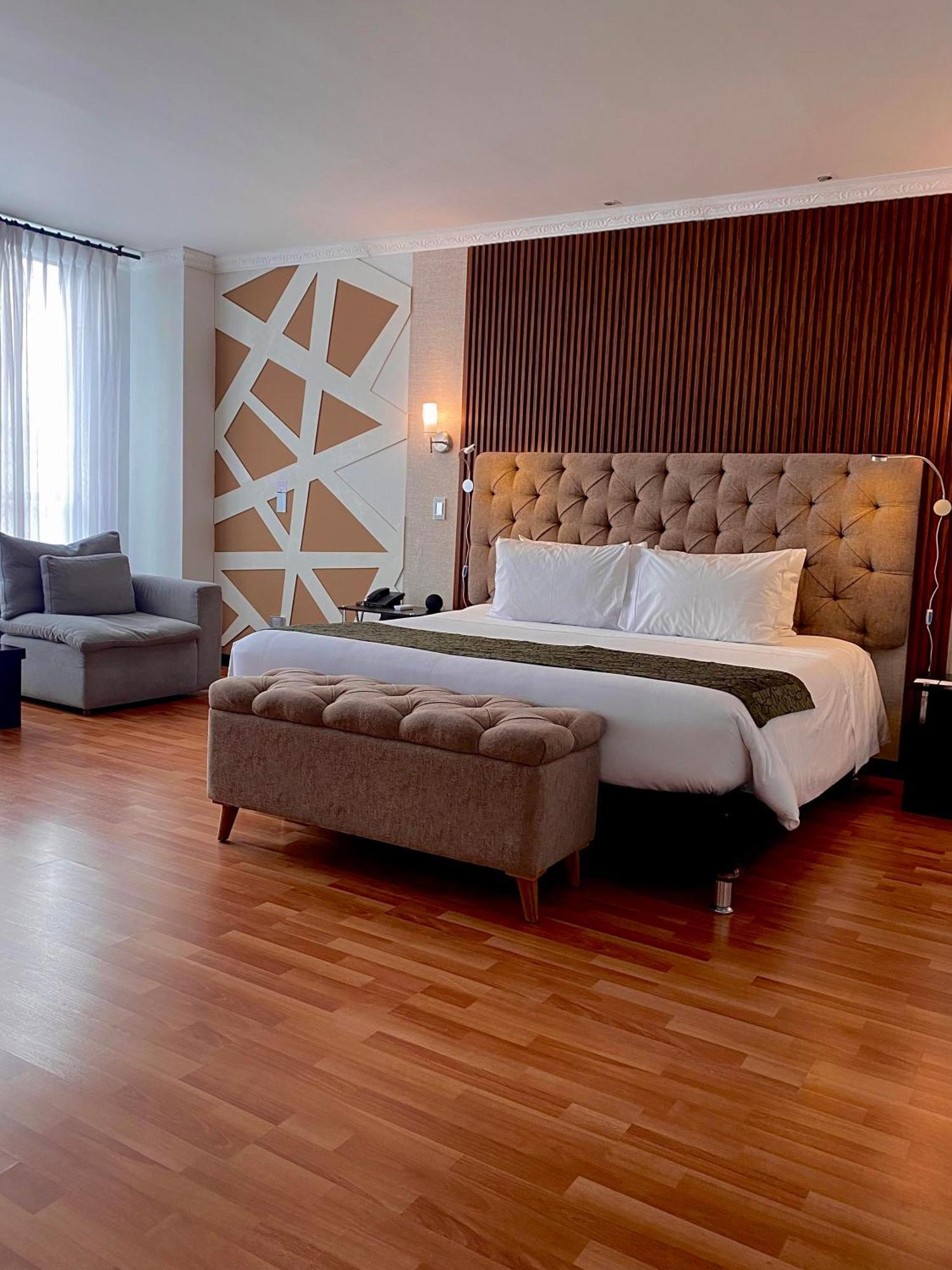 Hotel Varuna Манисалес Екстериор снимка